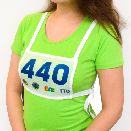 Стартовый номер (грудь+спина) прямоугольный, на завязках