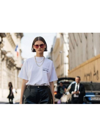 Тренд в дизаине футболок, популярность и польза фирменных футболок